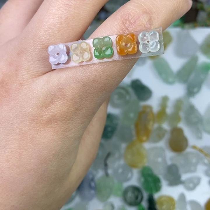 定制翡翠未镶嵌四叶草