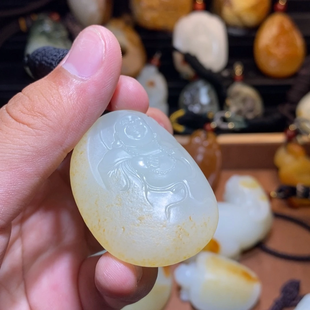和田玉未镶嵌颈饰张****》