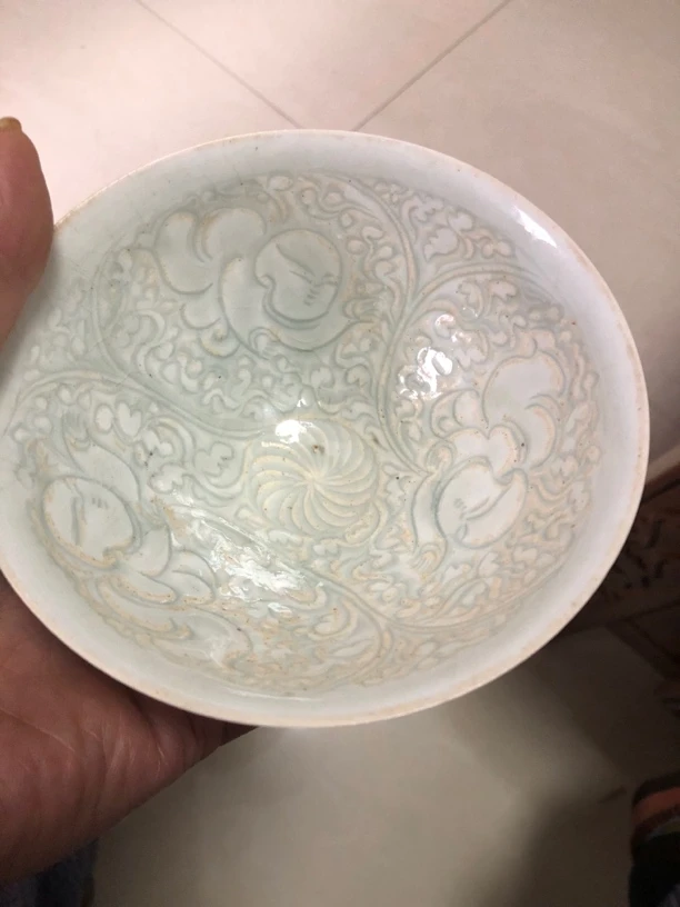 湖田窑刻花娃娃碗