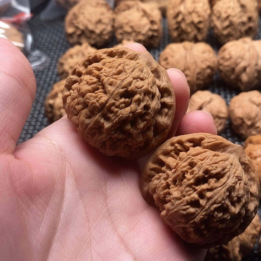 落***羽文玩核桃吊坠核桃