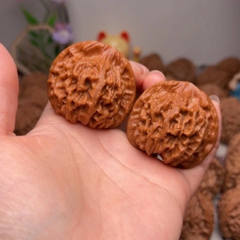 吊坠文玩核桃40天地全品有点黄尖