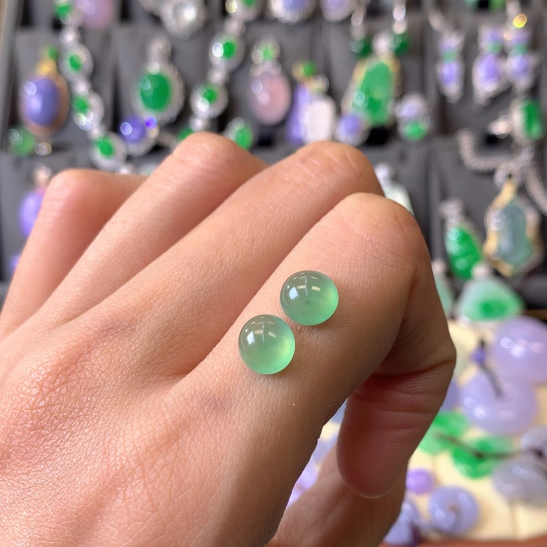 翡翠颈饰未镶嵌裸石