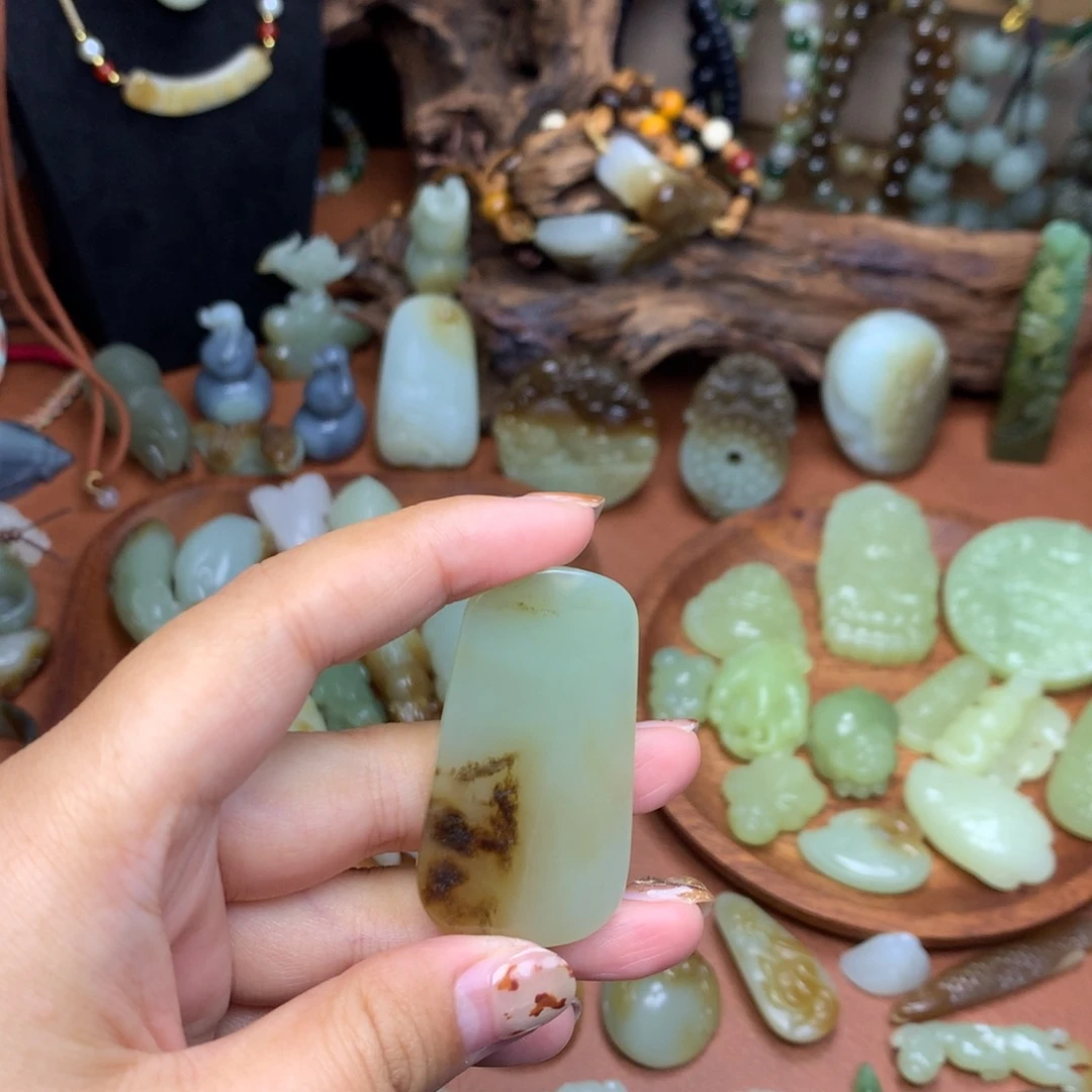 和田玉未镶嵌挂件