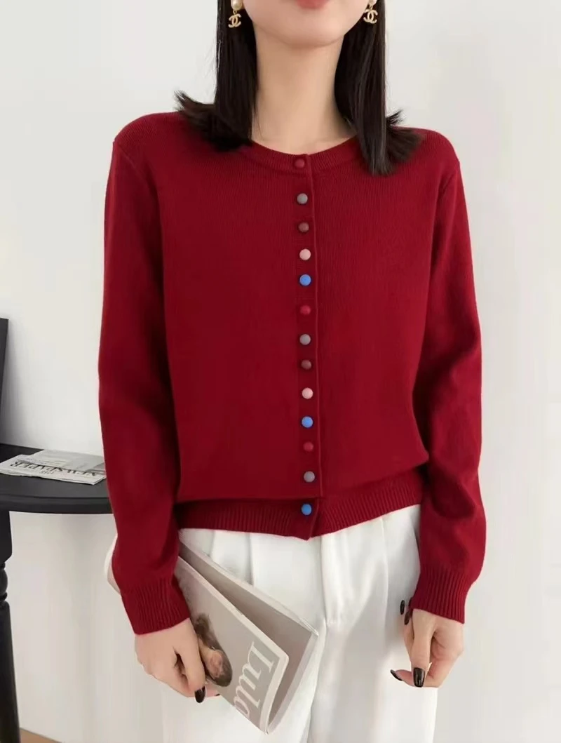彩扣圆领针织开衫（009）HC