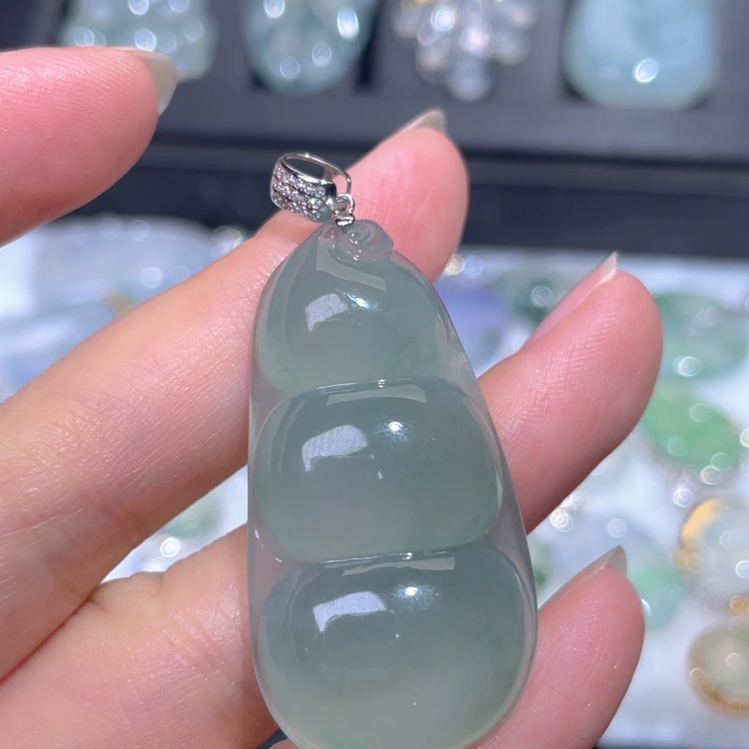 颈饰18K金镶嵌翡翠翡翠