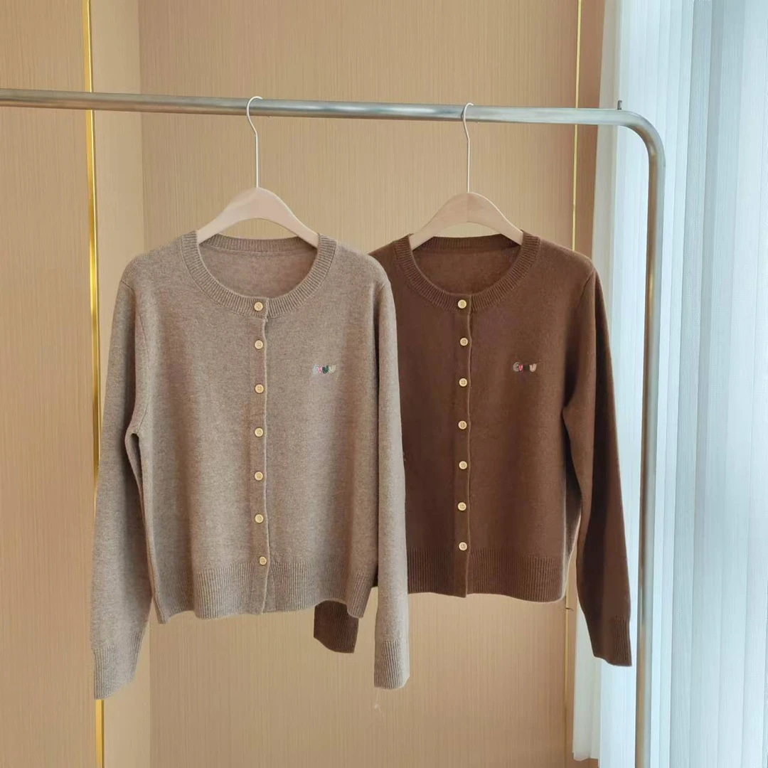 秋冬新款纯色高克重开衫刺绣羊毛衫 MJKZR-1618