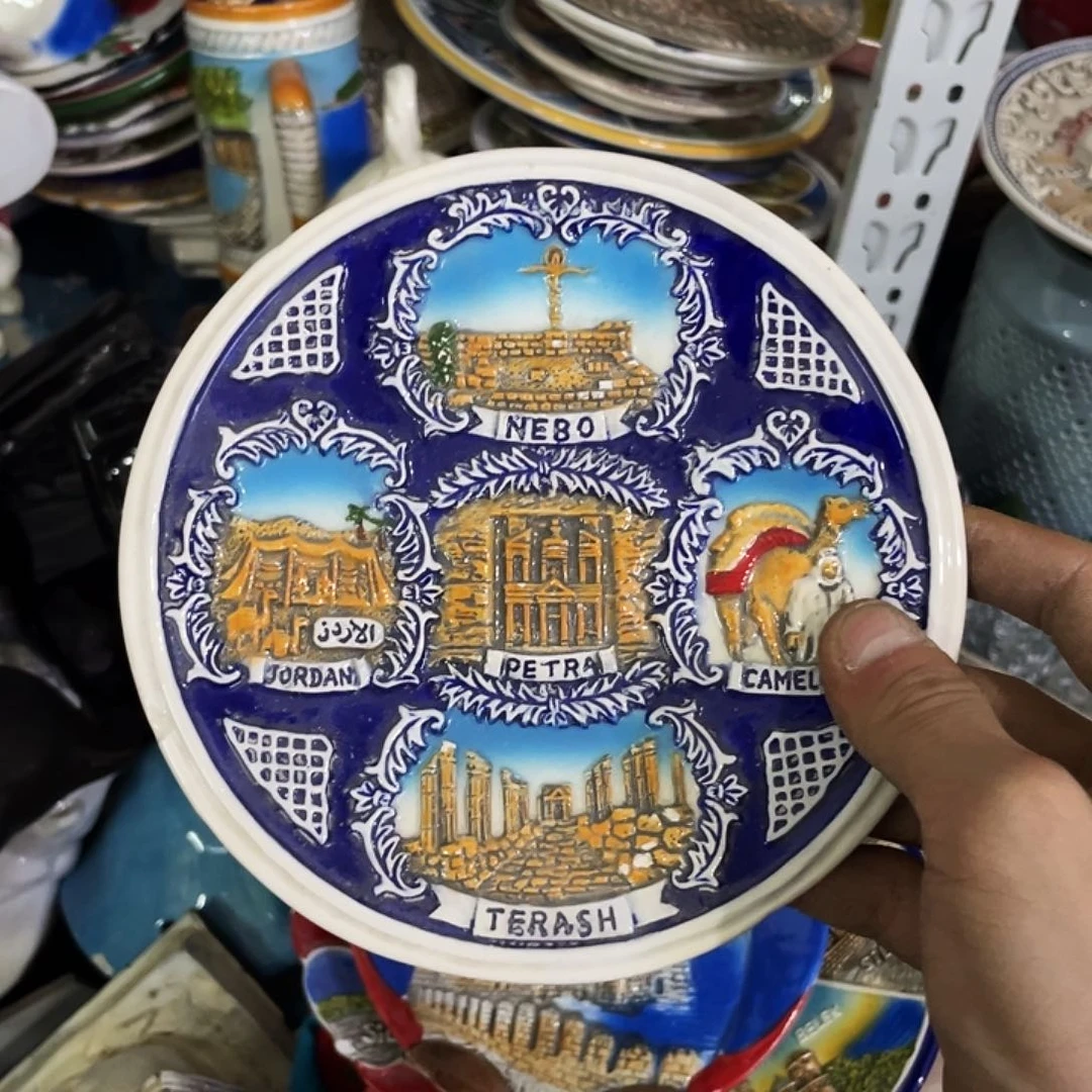 摆件  磕碰。封釉。