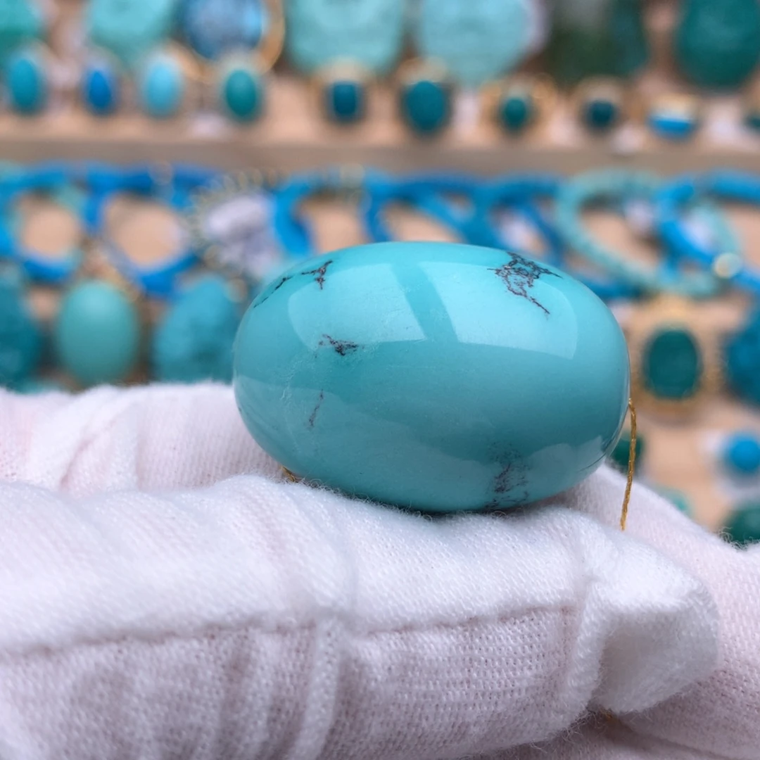 绿松石未镶嵌珠宝奇石21.7*31.4mm