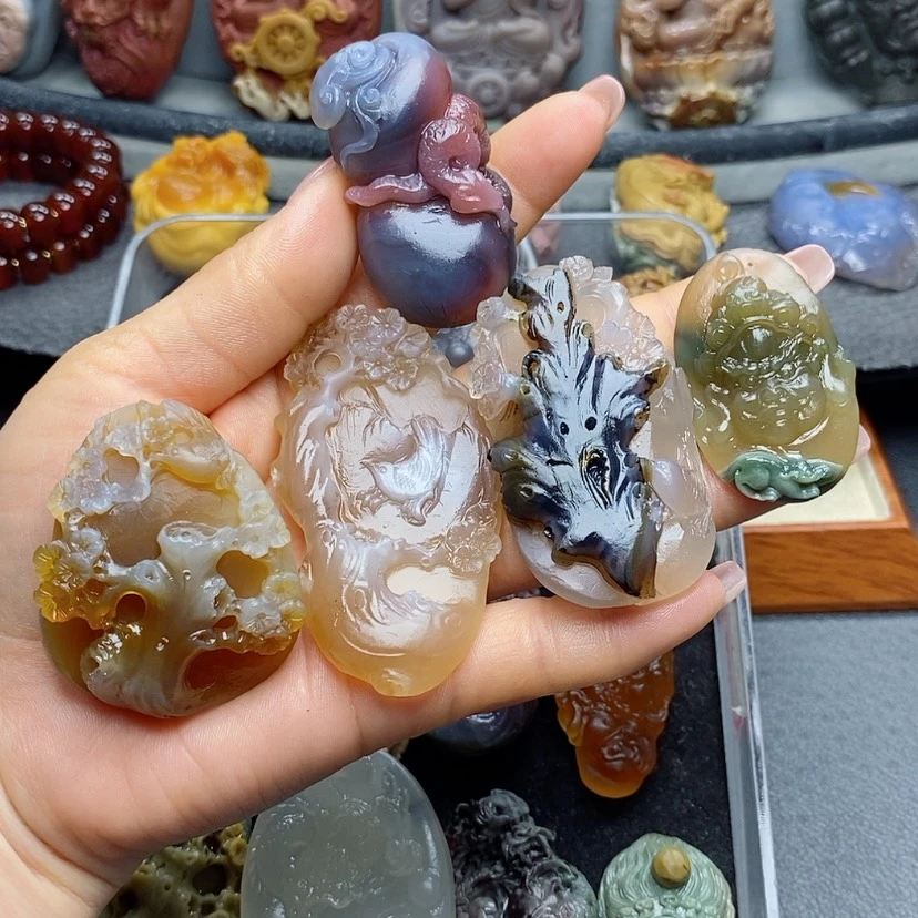 【闪购商品】定制石英质玉吊坠未镶嵌越***?