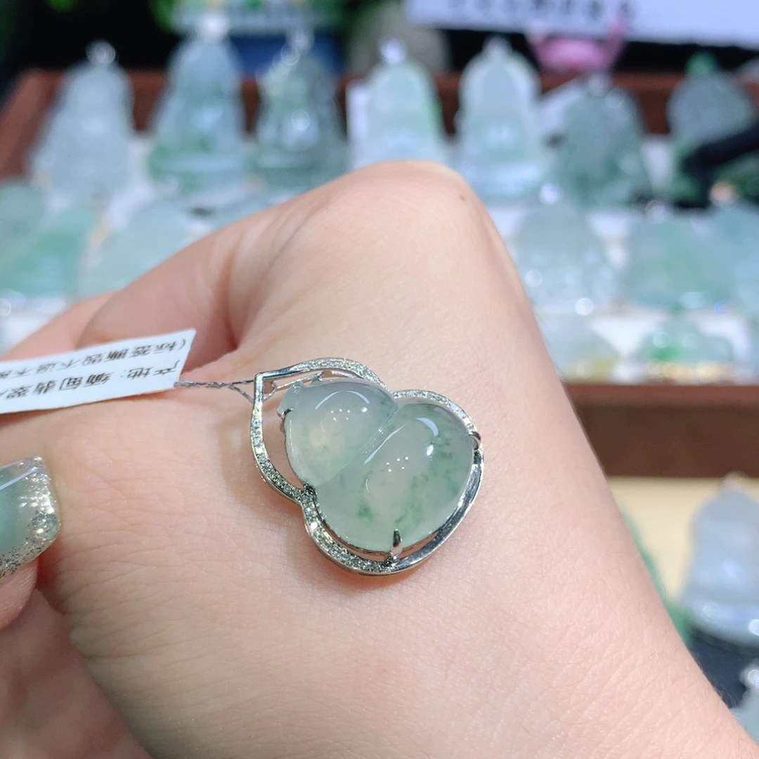 翡翠18K金镶嵌吊坠(不含链)天然缅甸A货翡翠揭阳工葫芦