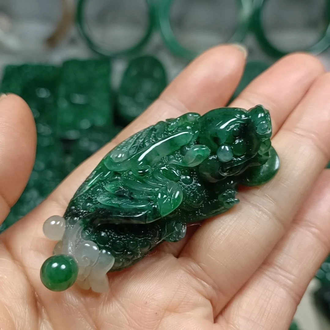 独山玉未镶嵌貔貅