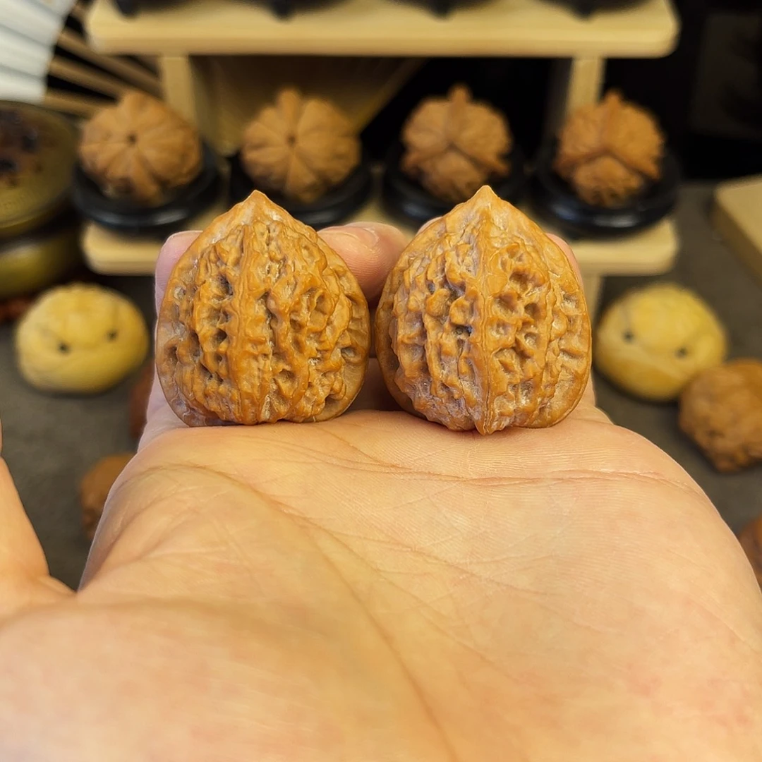 文玩核桃把件33.5全品纯野生精对玉麒麟