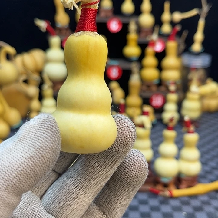 着***陆大叶紫檀（黑酸枝木类）