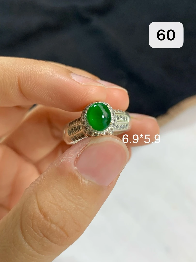 缅甸天然翡翠A货铜托镶嵌