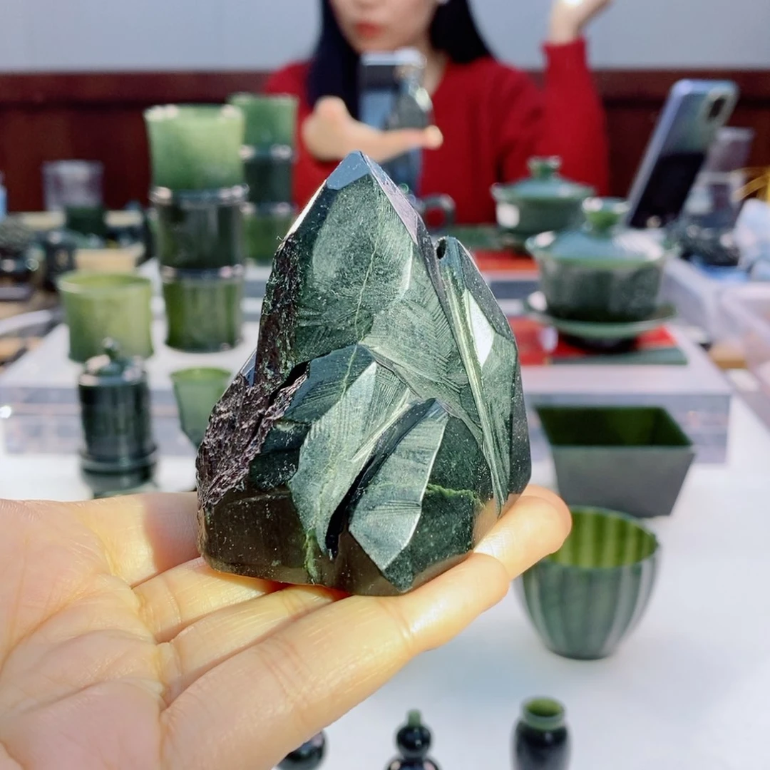 未镶嵌和田玉摆件