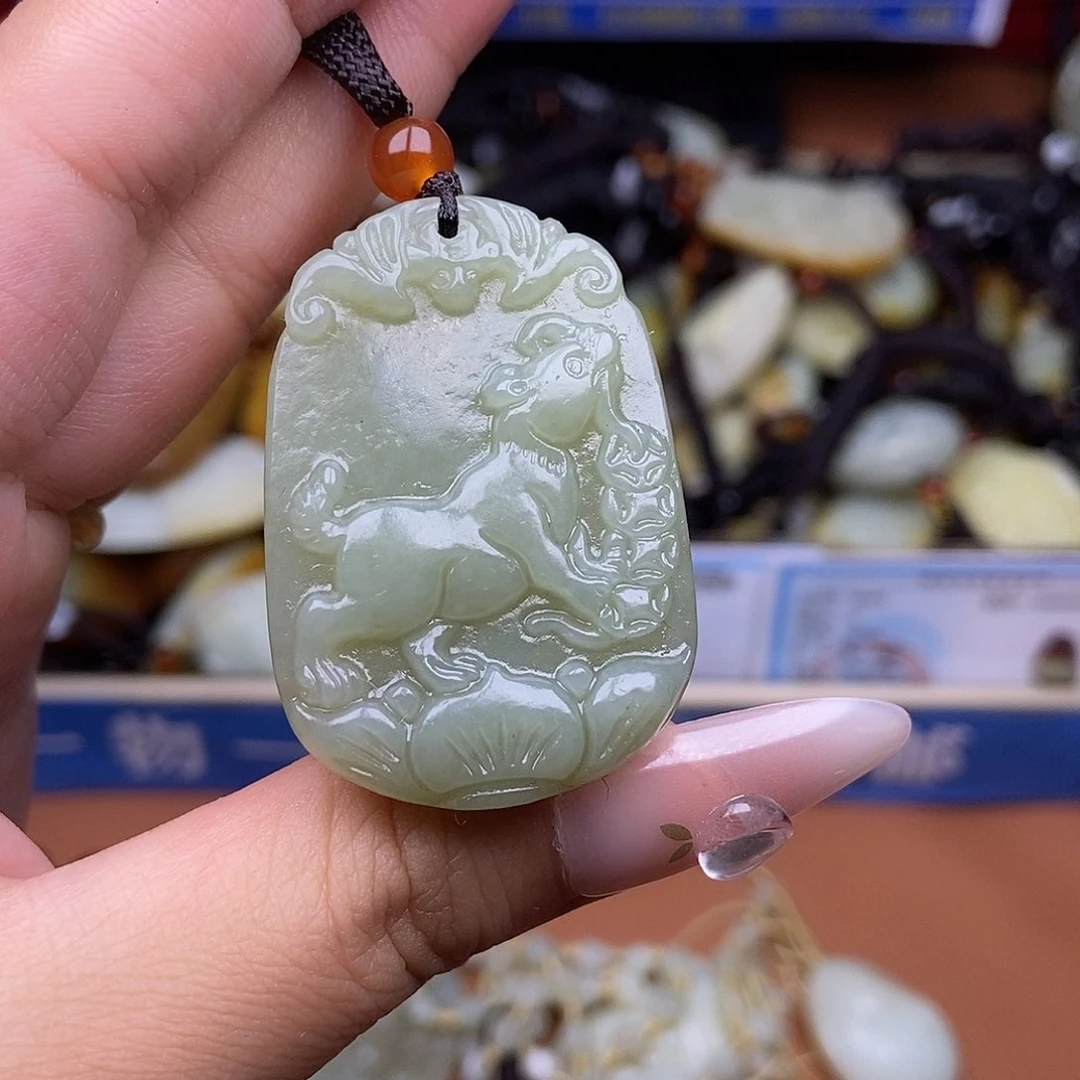 和田玉未镶嵌颈饰