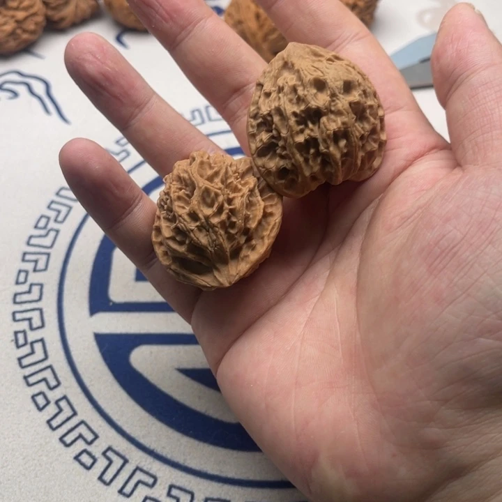 文玩核桃吊坠嘿嘿