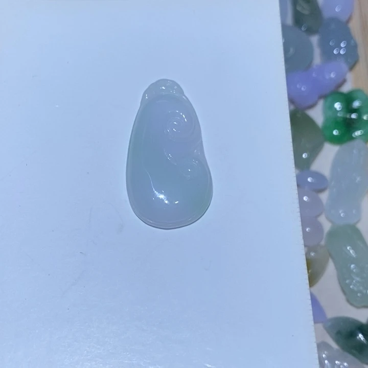 翡翠未镶嵌颈饰吊坠