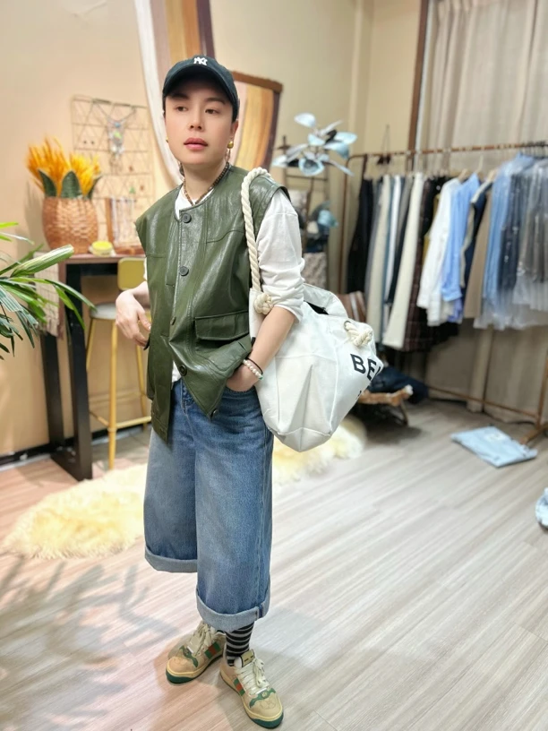 v领宽松慵懒风皮马甲无袖背心洋气休闲女装外搭叠穿女衣服