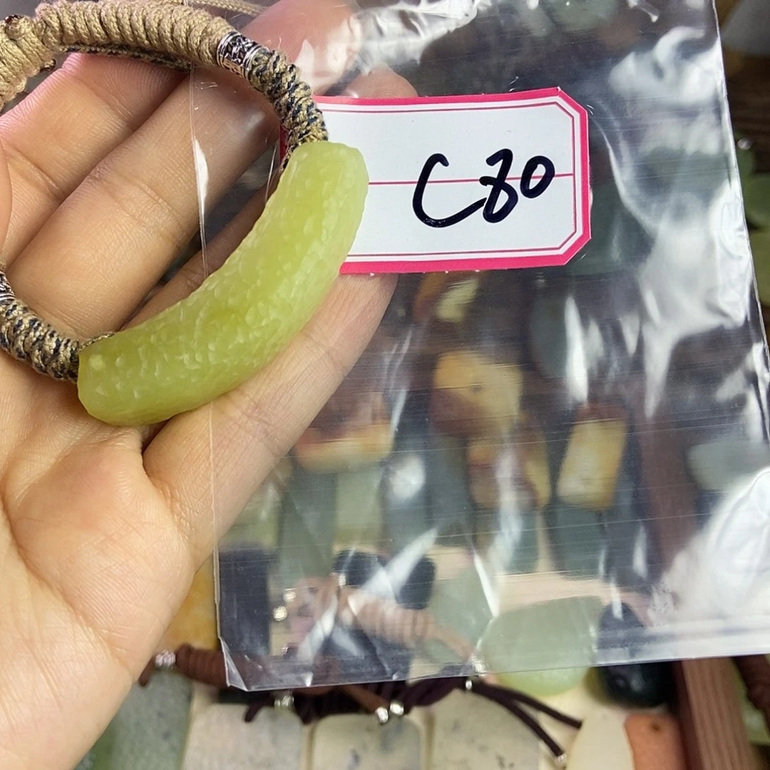 蛇纹石玉手链未镶嵌猪*