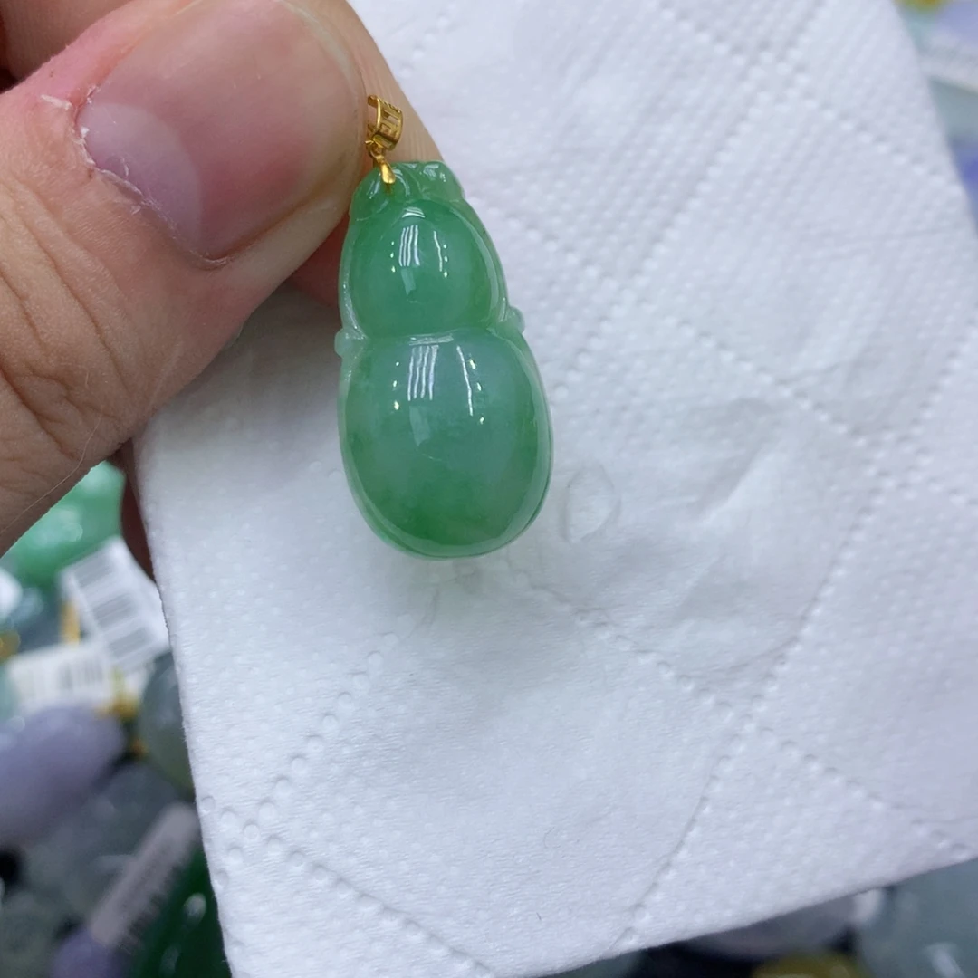 翡翠18K金镶嵌颈饰翡翠