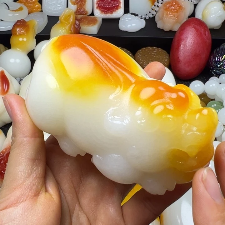 新疆戈壁五彩石金丝