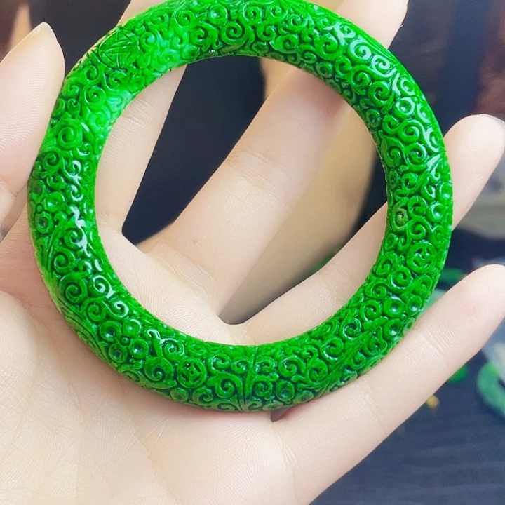 颈饰未镶嵌翡翠多样性