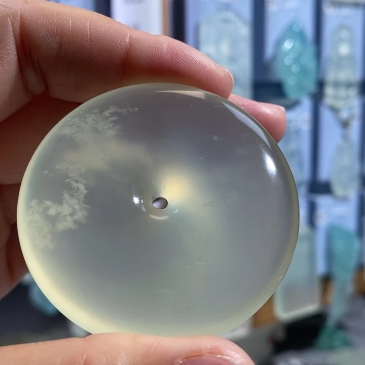 岫玉未镶嵌颈饰吊坠