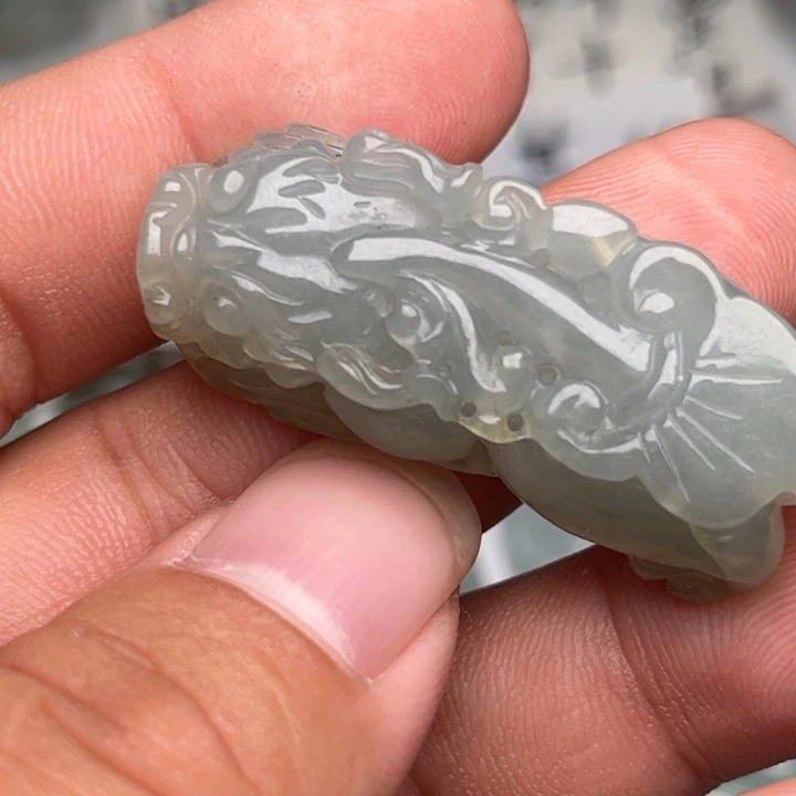 翡翠未镶嵌颈饰貔貅