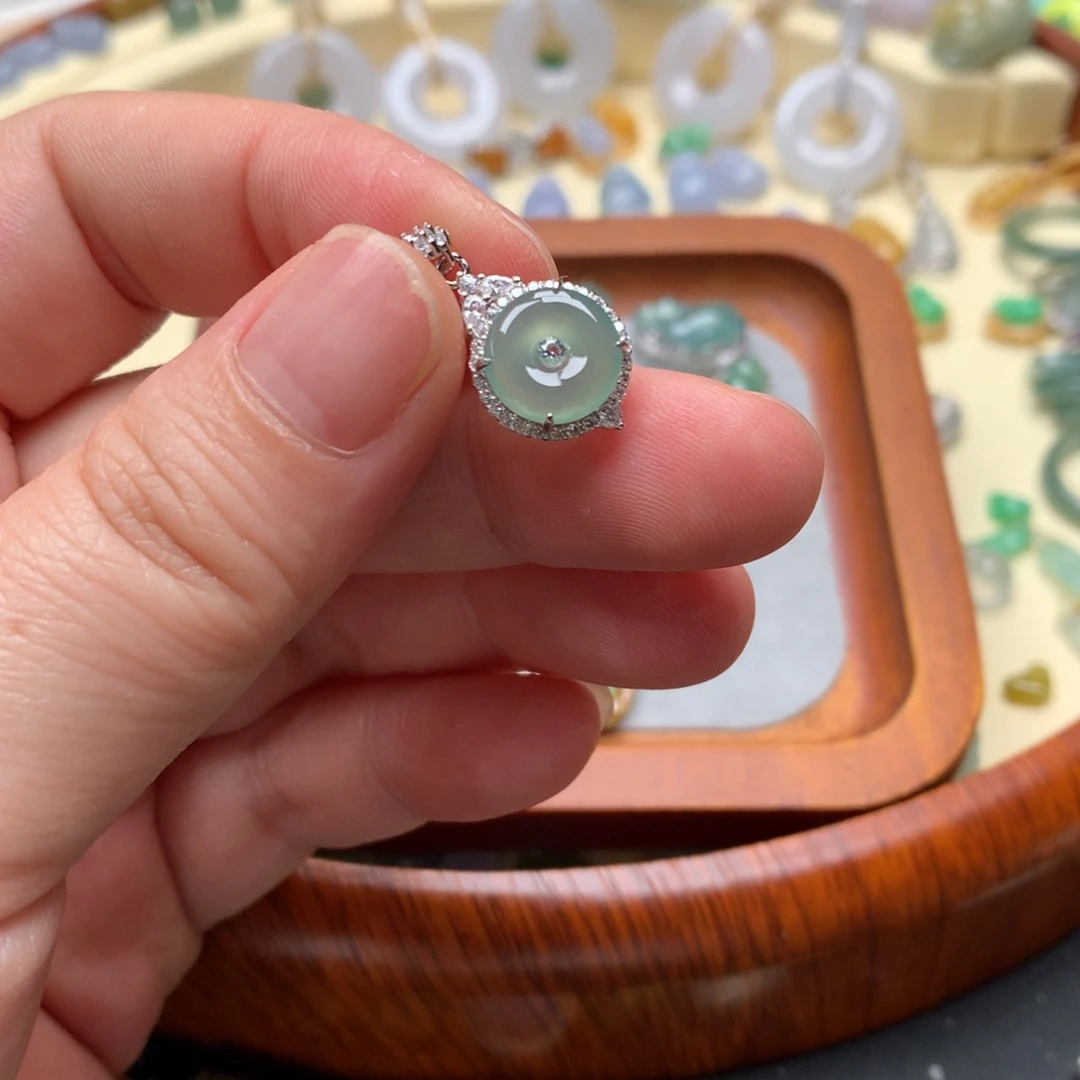 翡翠银S925镶嵌颈饰翡翠平安扣