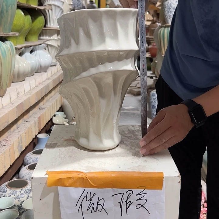 景德镇陶瓷花瓶微瑕介意勿拍