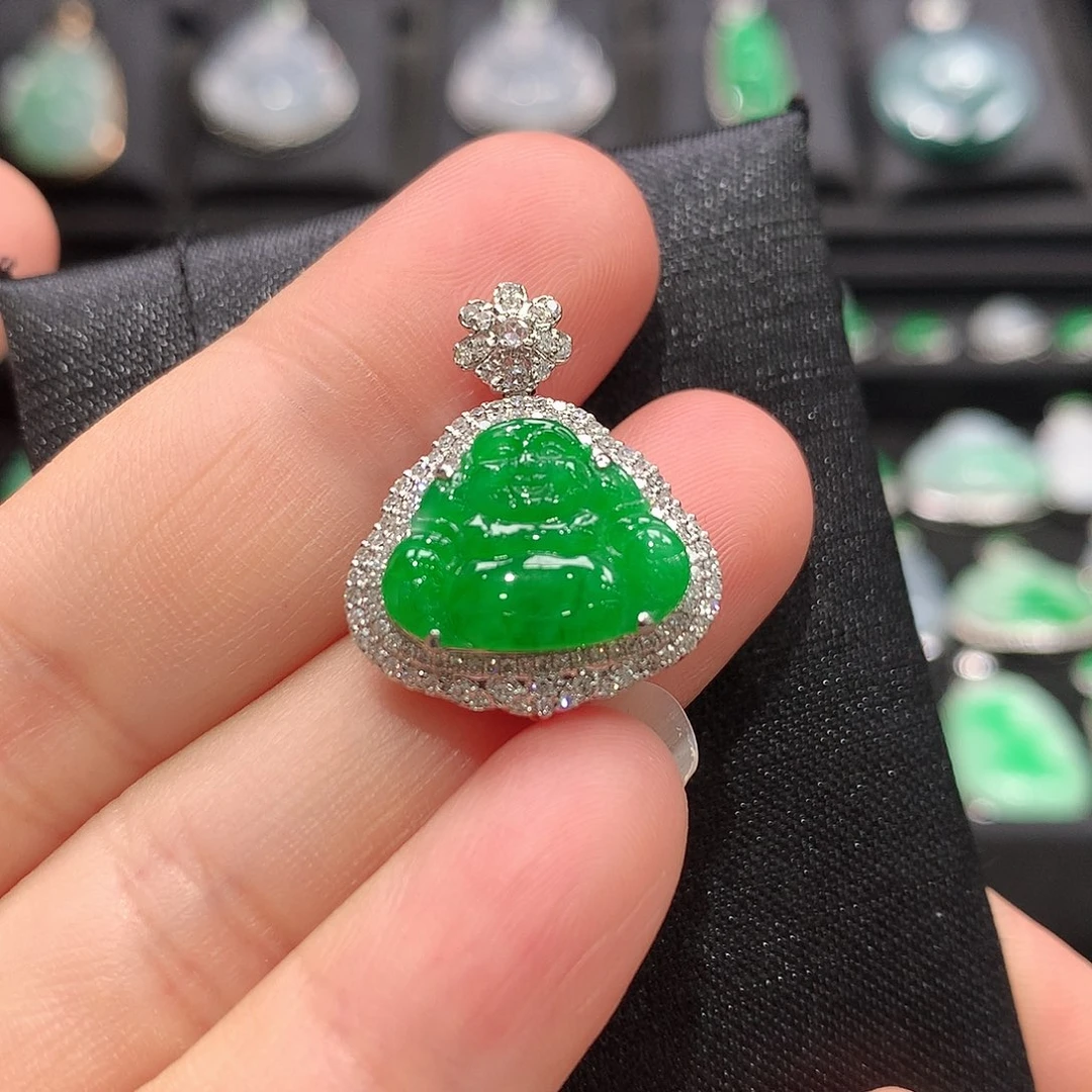 颈饰18K金镶嵌翡翠佛公