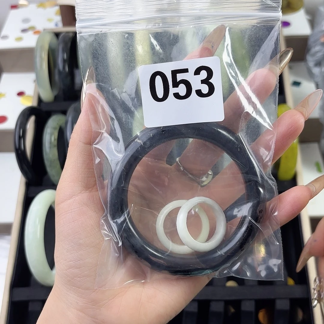 蛇纹石玉手镯未镶嵌陆**木