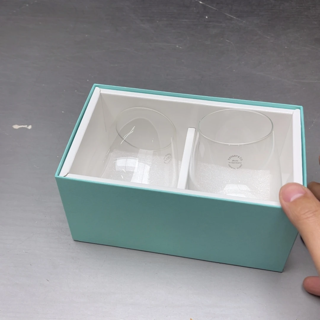 瓷片B****红密密麻麻地排列着一个大