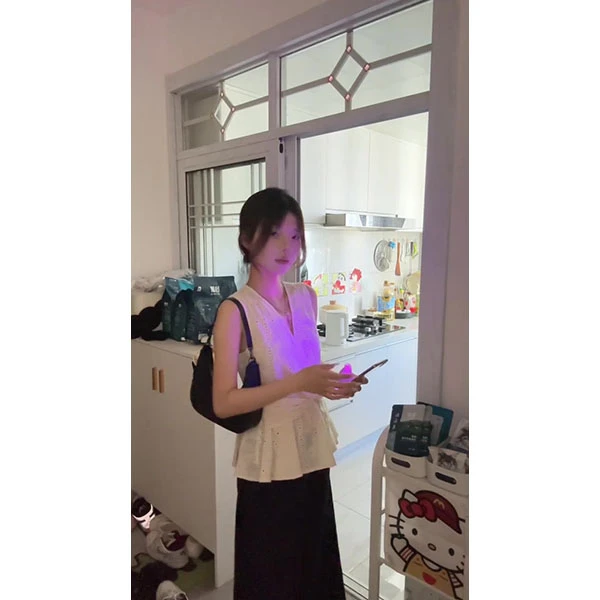 法式镂空V领扭结无袖夏季设计感独特漂亮收腰小衫上衣裤子套装