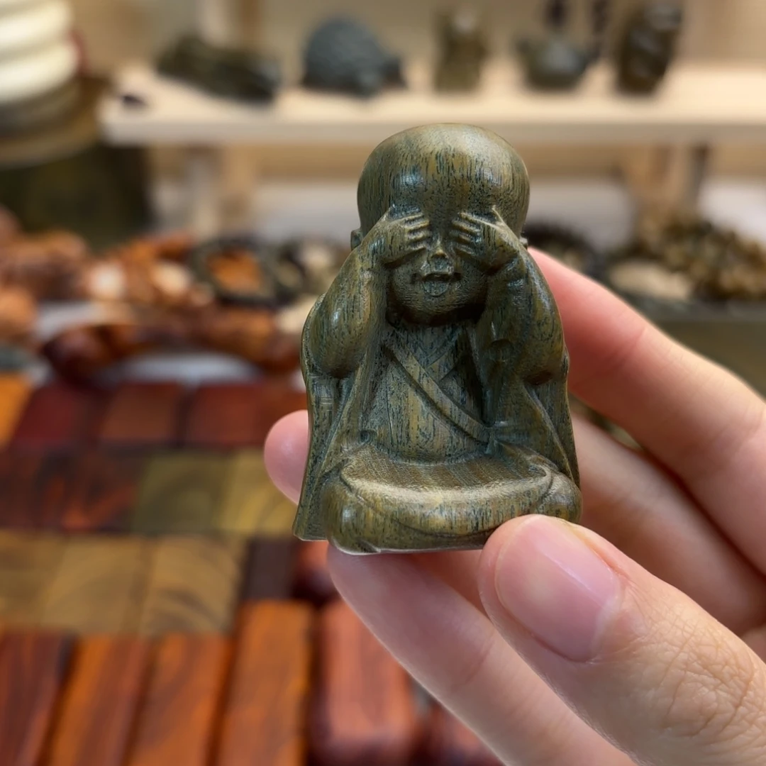 拥***歌木绿檀木料工艺品