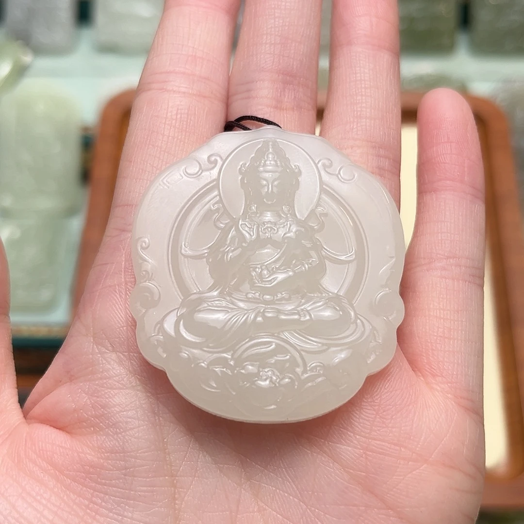 阿***斯和田玉未镶嵌颈饰