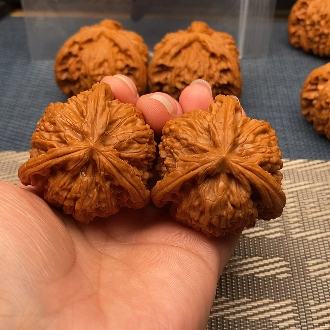 尚***号文玩核桃吊坠三棱