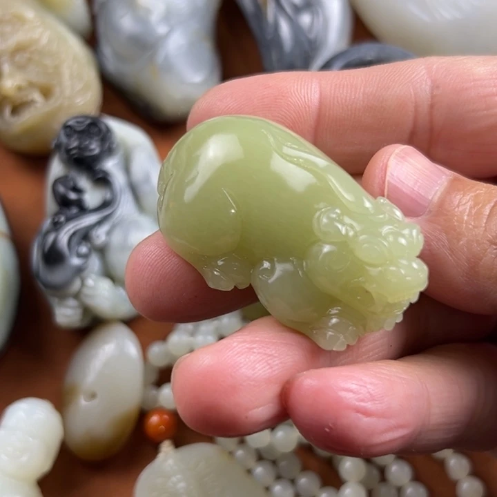 未镶嵌和田玉挂件