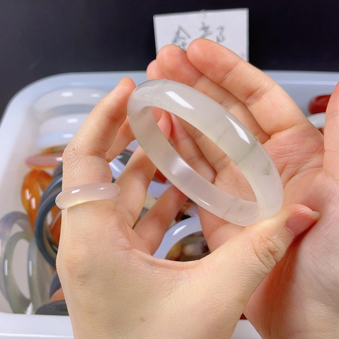 玛瑙/玉髓手镯未镶嵌x**n