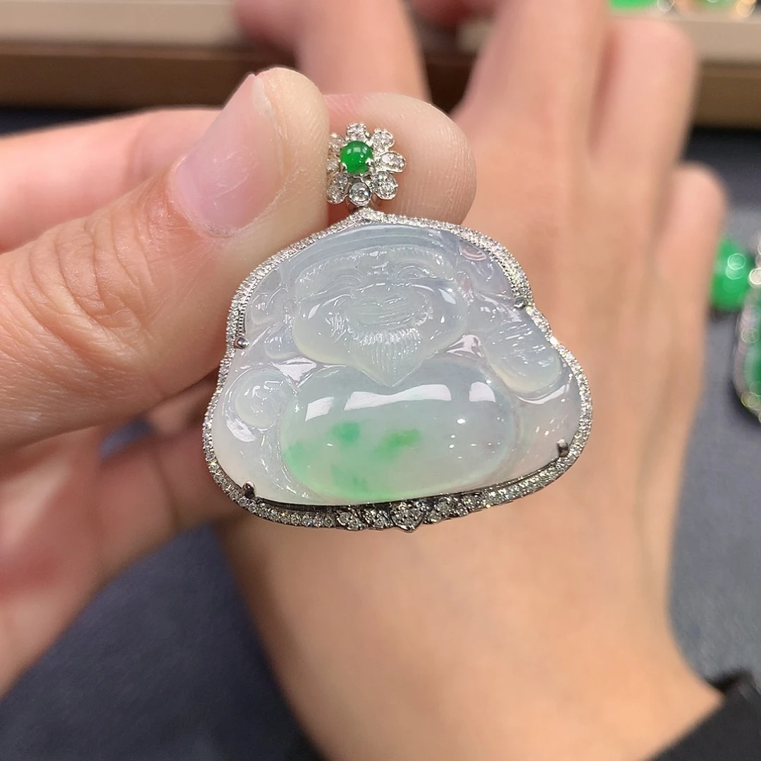 翡翠吊坠(赠链)18K金镶嵌
