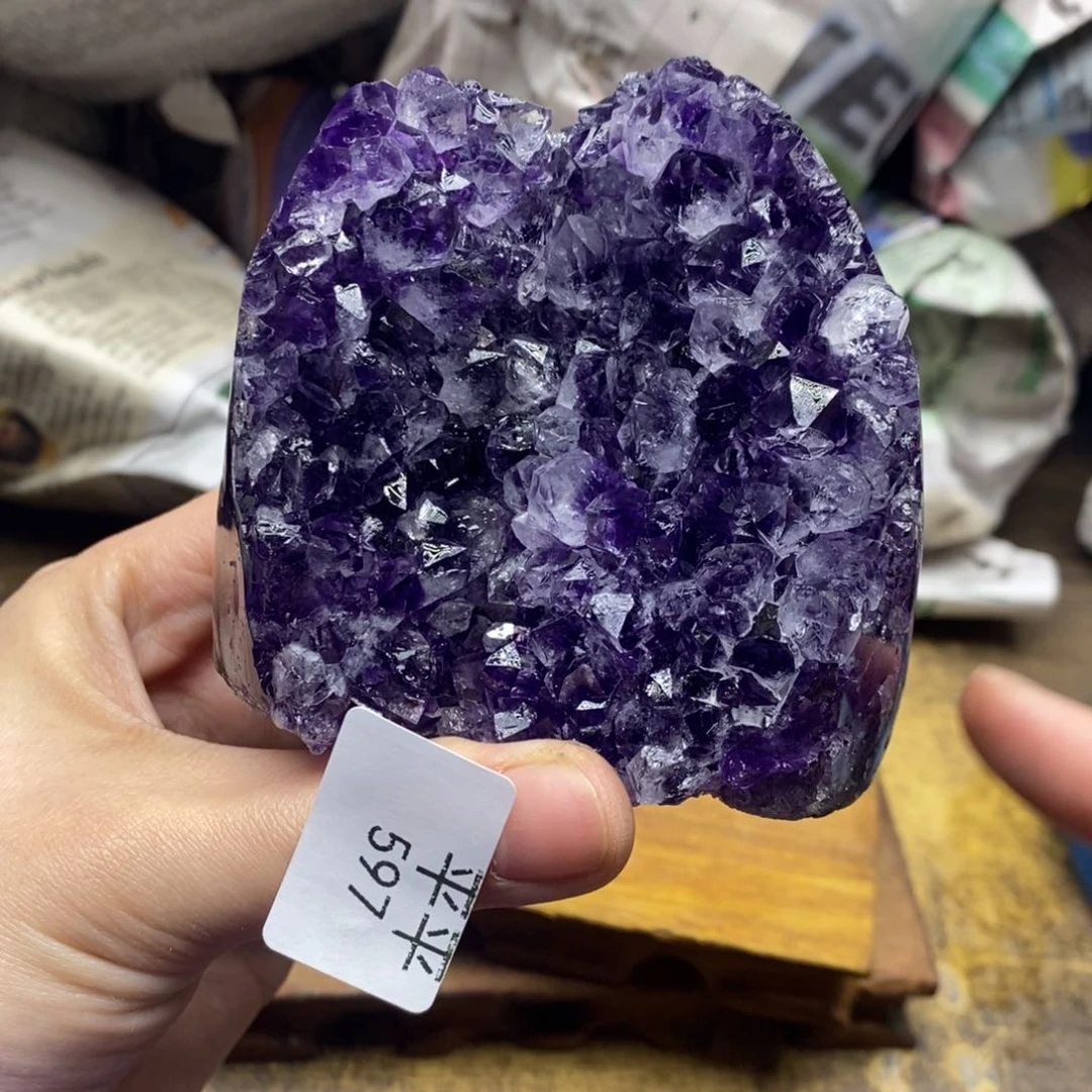 紫晶乌拉圭未镶嵌