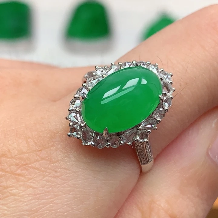 18K金镶嵌戒指翡翠翡翠