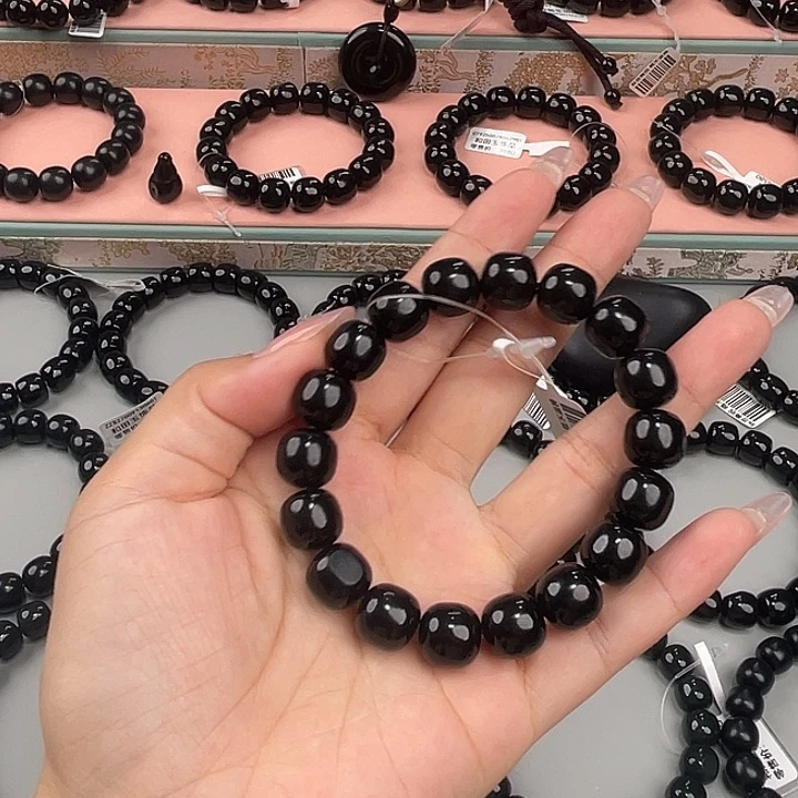 和田玉未镶嵌颈饰木**缘