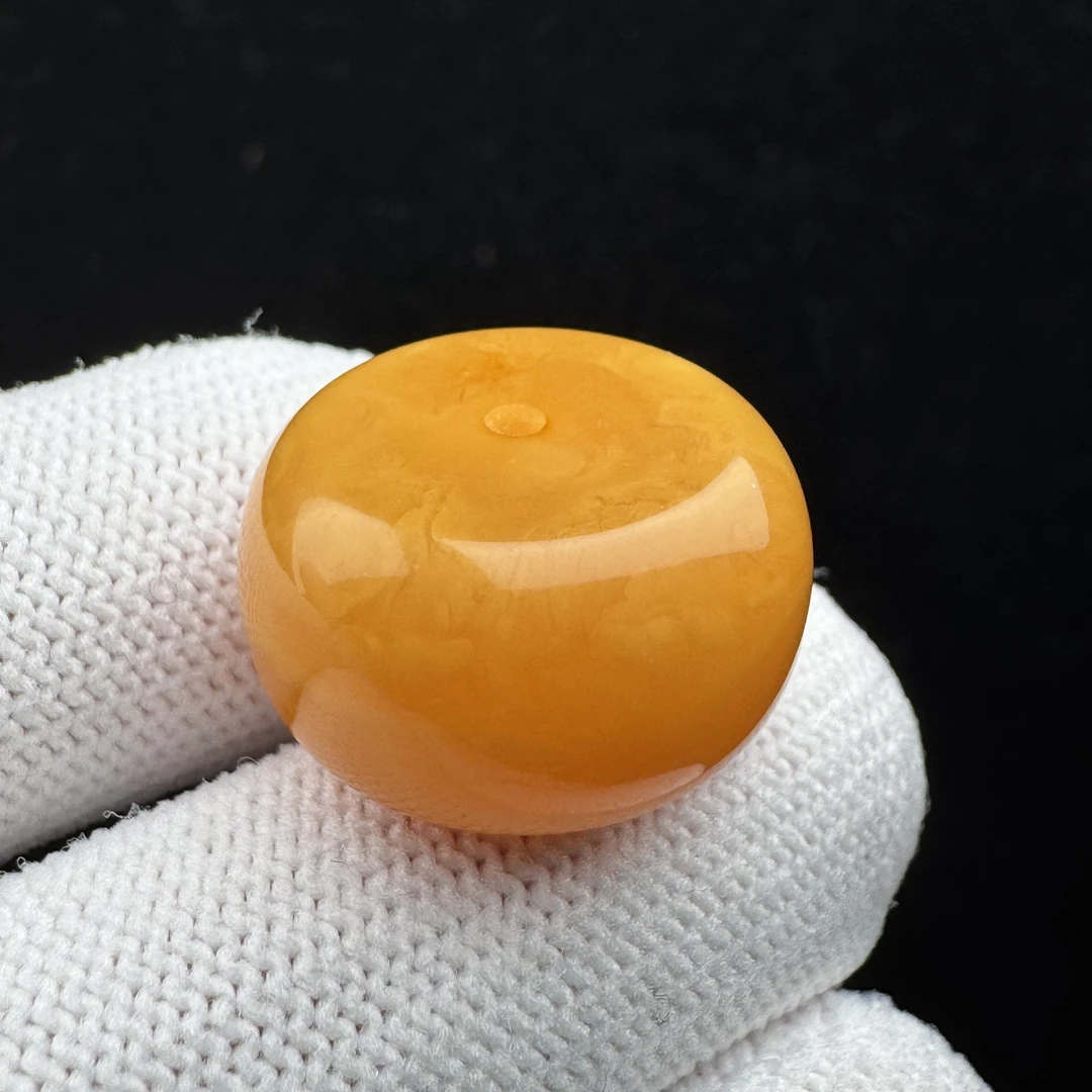 A2097天然俄料蜜蜡鸡油黄扣子20.1x11.6mm抖音基地质检发货