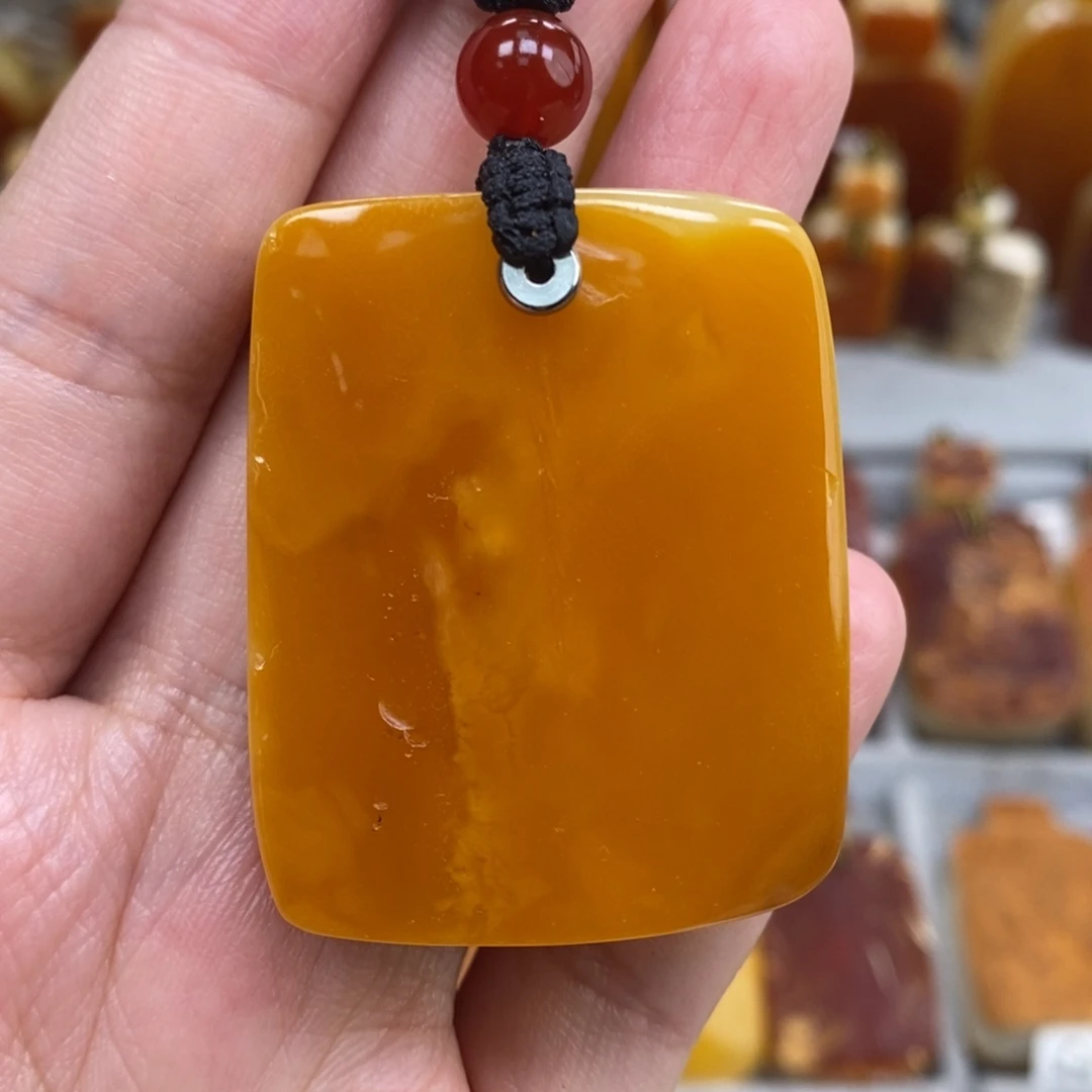 蜜蜡未镶嵌珠宝奇石