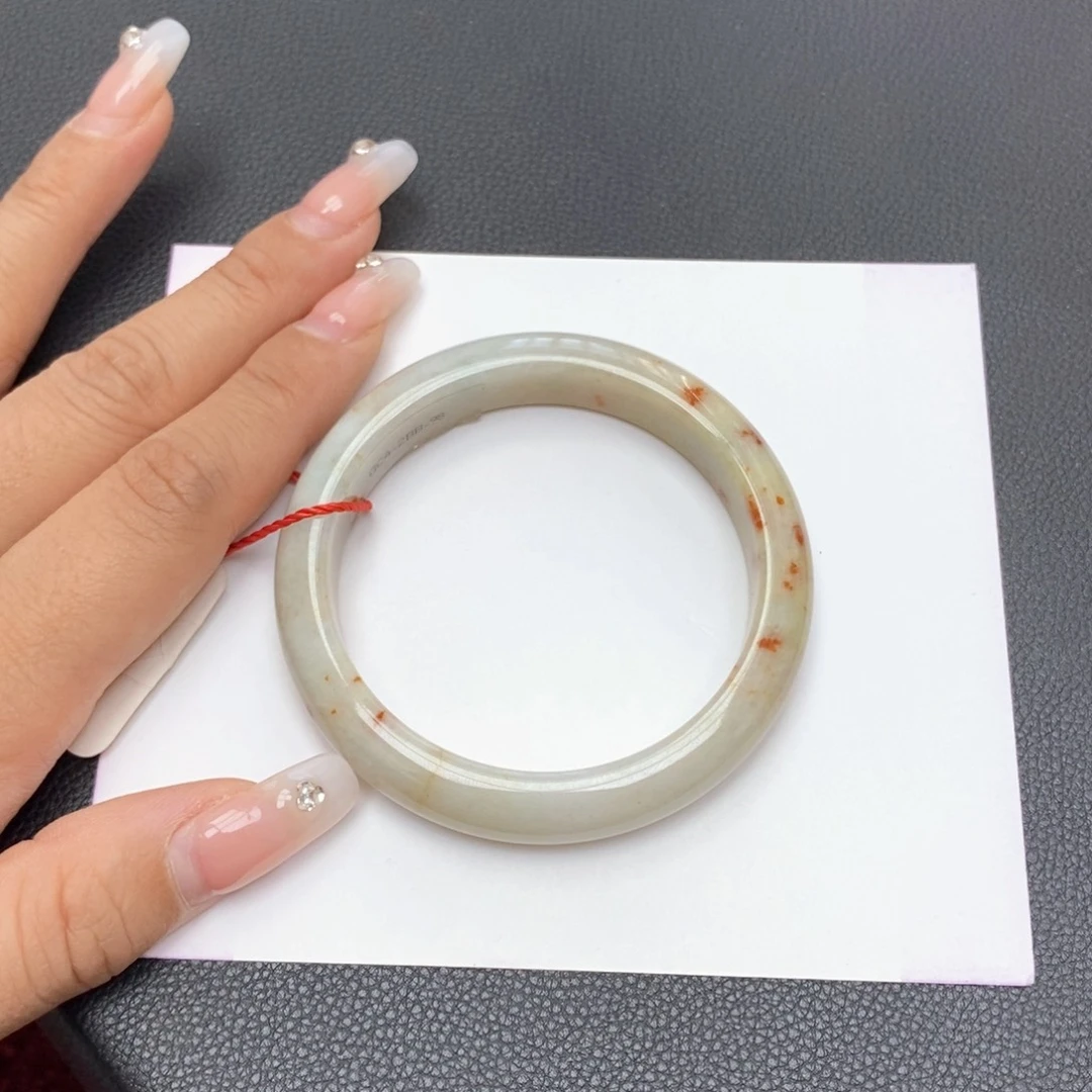 翡翠手镯未镶嵌53圈口