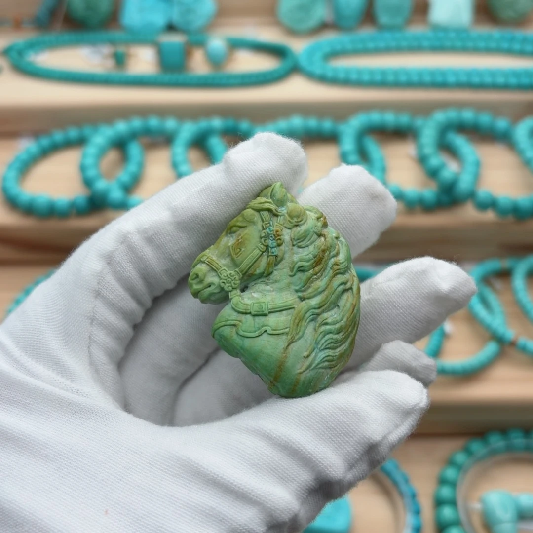 绿松石未镶嵌珠宝奇石