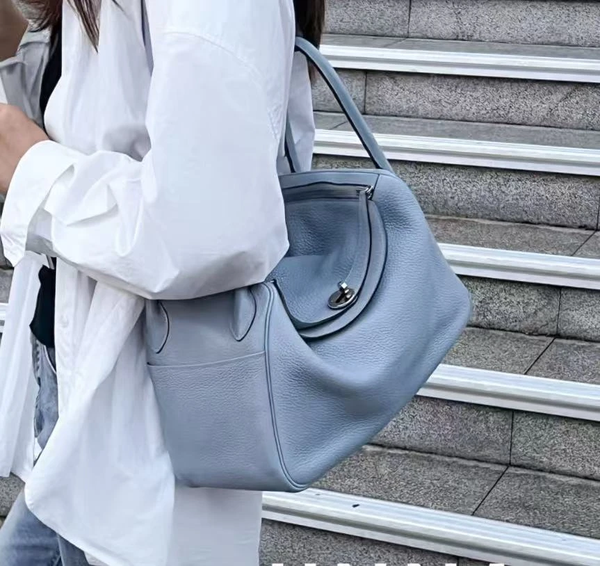 99新 Hermes/爱马仕 lindy30 亚麻蓝 银扣 tc皮 框Q刻