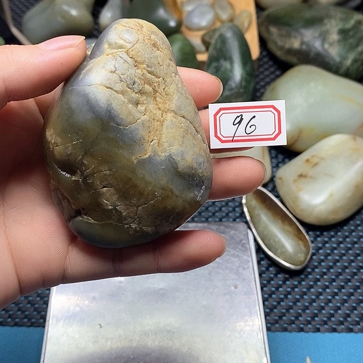 未镶嵌和田玉挂件96